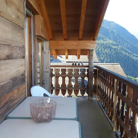 In With Balcony Apartment *